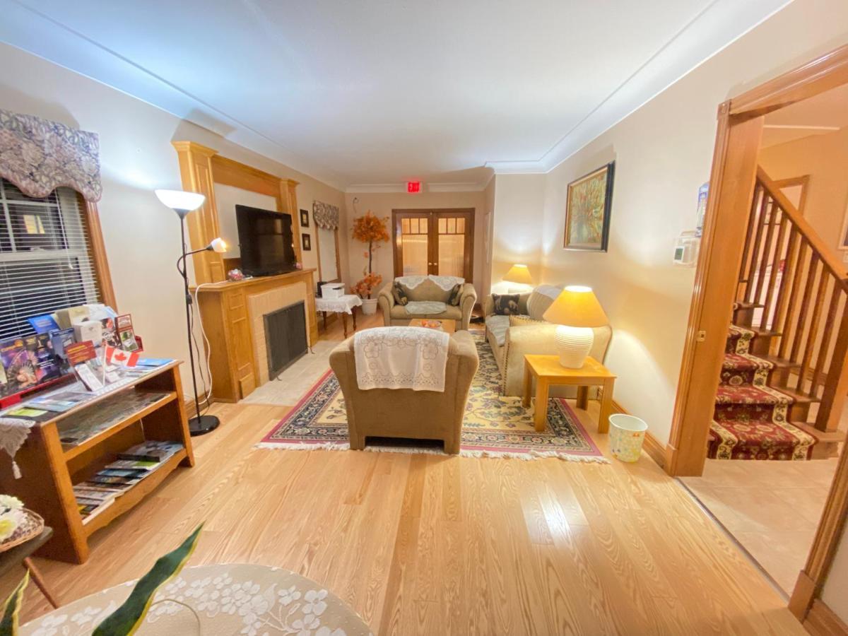 Anna's Bed & Breakfast 3*