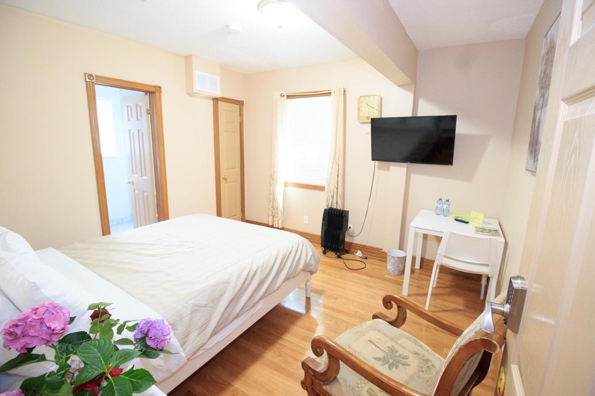 Anna's Bed & Breakfast 3*