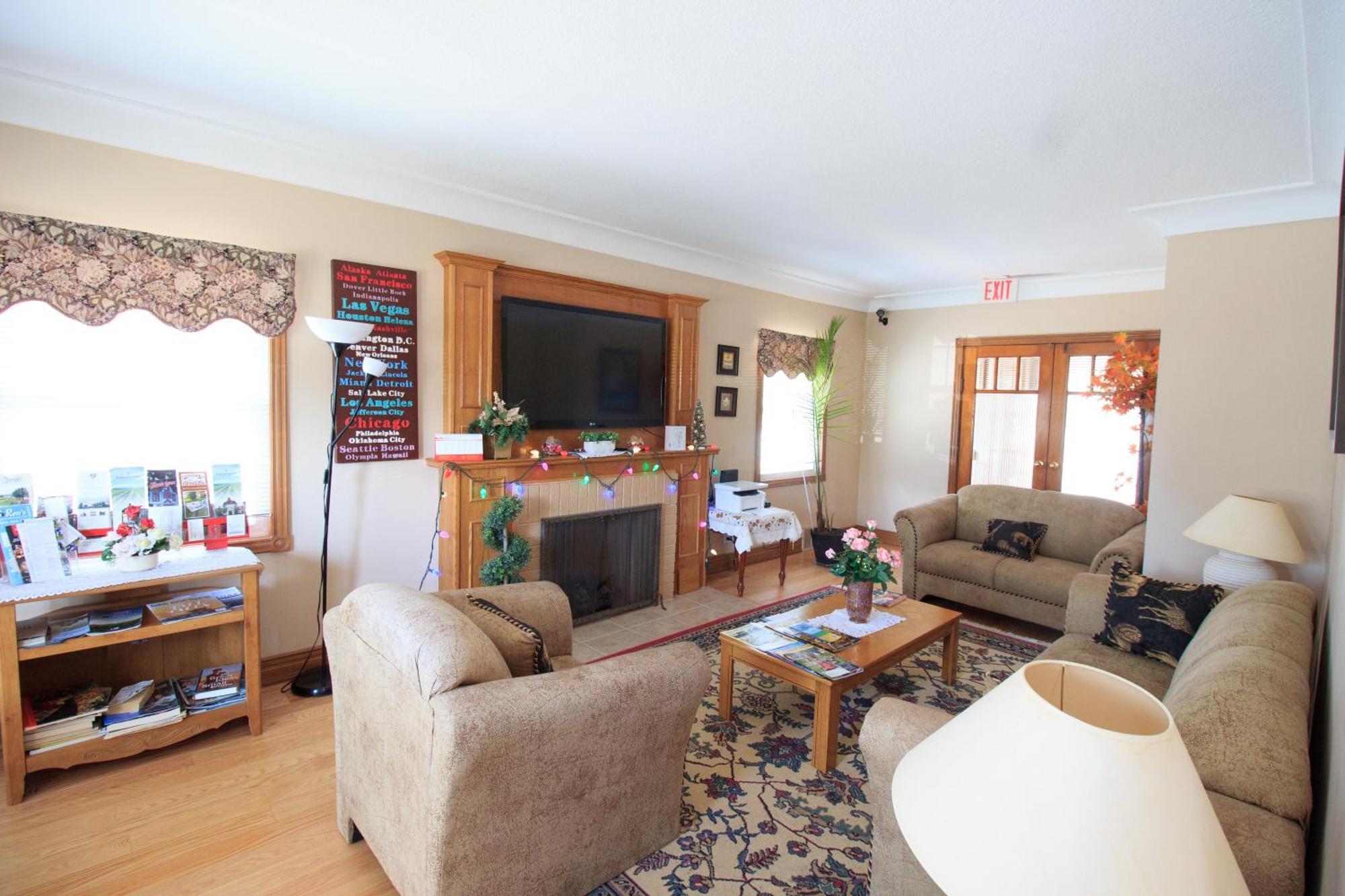 Anna's Bed & Breakfast 3*