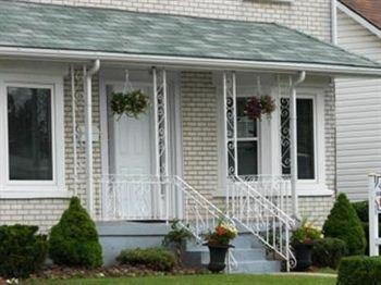 Anna's Bed & Breakfast Niagara Falls